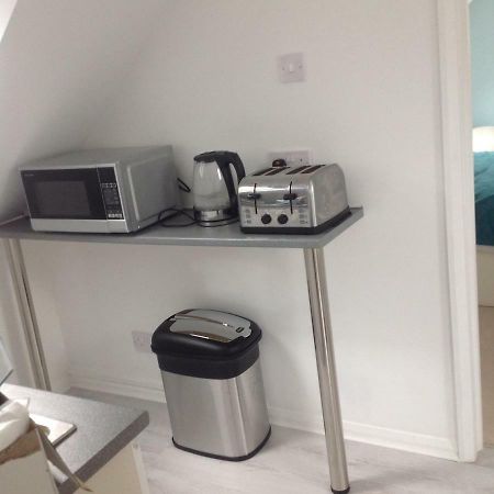 Number Forty One Bed & Breakfast Hillingdon Dış mekan fotoğraf