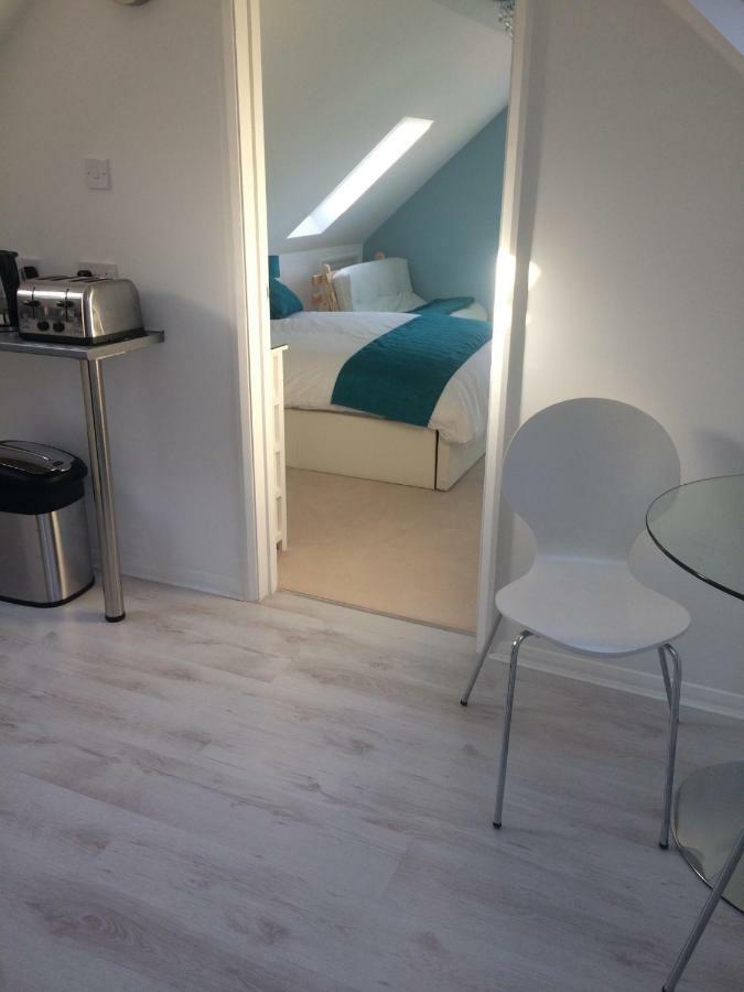 Number Forty One Bed & Breakfast Hillingdon Dış mekan fotoğraf
