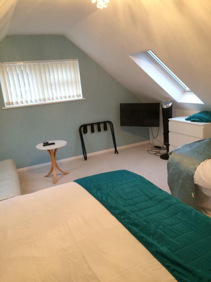 Number Forty One Bed & Breakfast Hillingdon Dış mekan fotoğraf