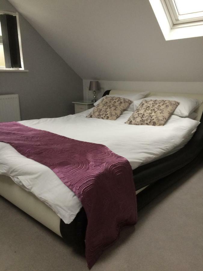 Number Forty One Bed & Breakfast Hillingdon Dış mekan fotoğraf
