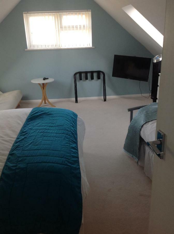 Number Forty One Bed & Breakfast Hillingdon Dış mekan fotoğraf
