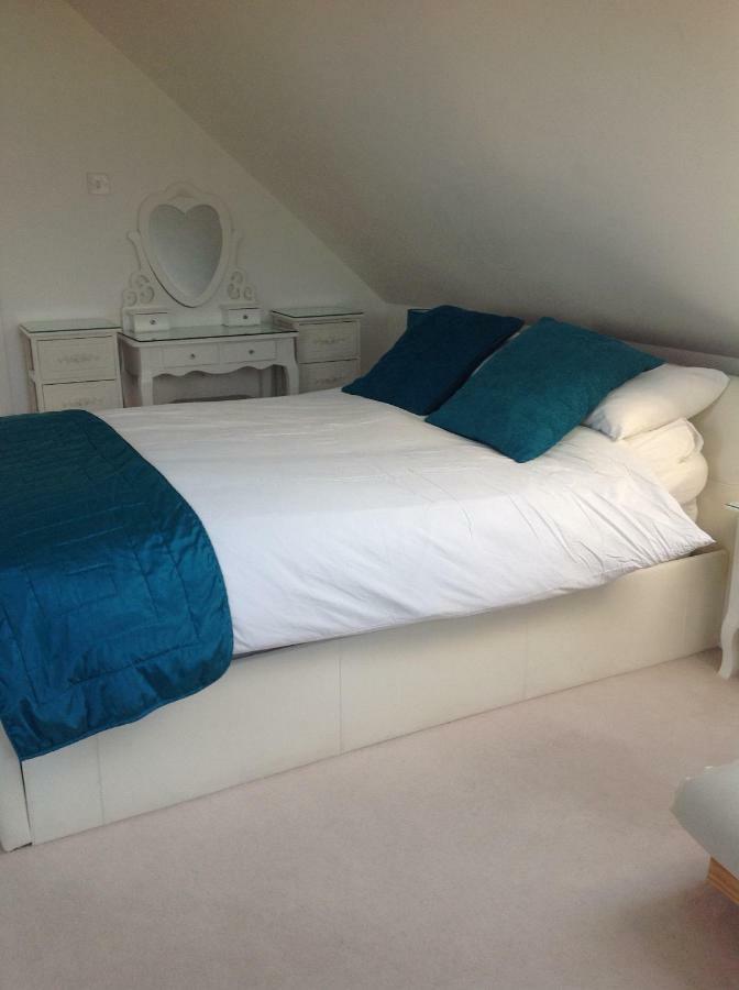 Number Forty One Bed & Breakfast Hillingdon Dış mekan fotoğraf